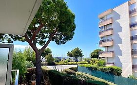 Parking + piscine, tout confort, proche aéroport&mer